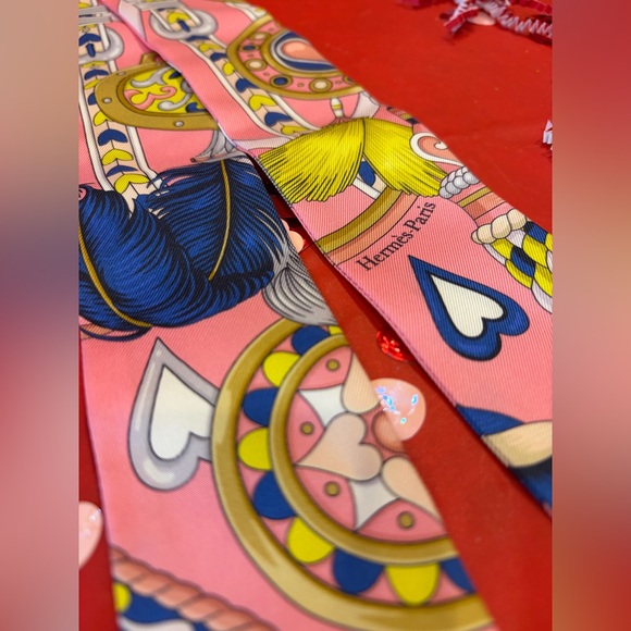 🧡💝HERMÈS TWILLY Pink/Yellow/Blue
Free Hermès Birkin Air Freshener & more💝🧡 - Picture 3 of 12